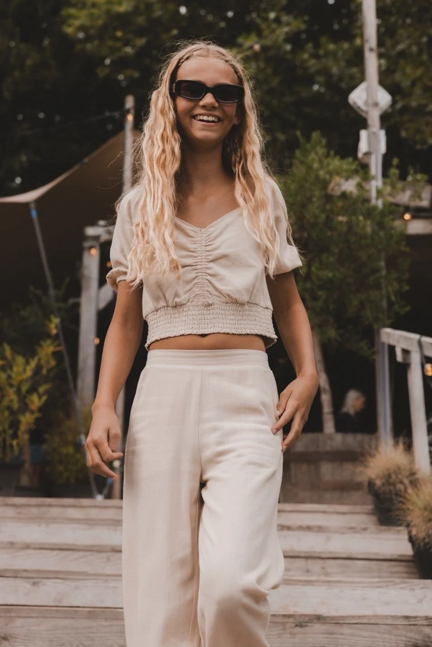Looxs Revolution Top viscose / linnen zand voor meisjes in de kleur
