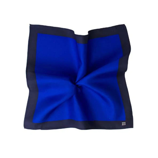 Tresanti Yves i zijden blauwe pochet met navy rand | TMHABC001C-800 large