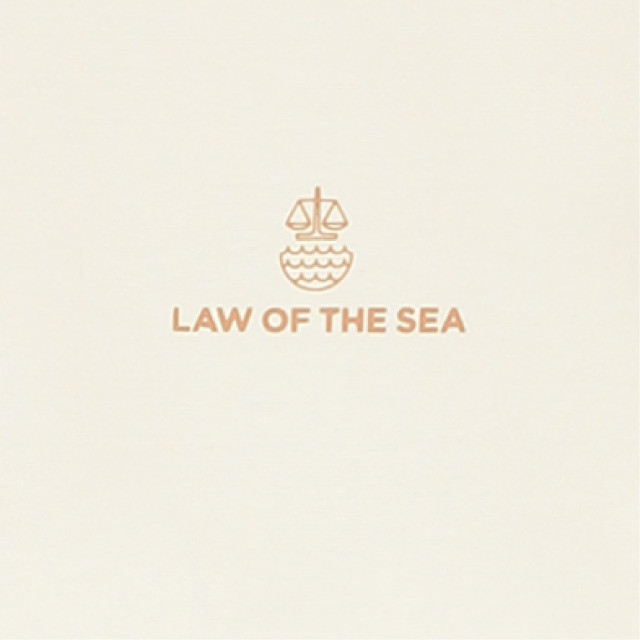 Law of the sea Law tee 6624150 coconut milk 6624150 large
