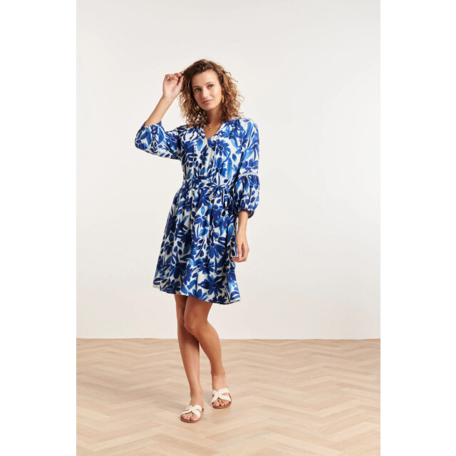 Smashed Lemon 24377 dames jurk wit en blauw met bloemenprint en 24377-000-625 large