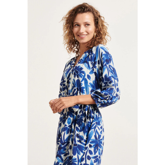 Smashed Lemon 24377 dames jurk wit en blauw met bloemenprint en 24377-000-625 large