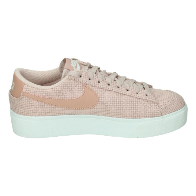 Nike Blazer low platform ess 122603 large