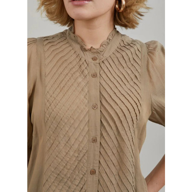 Coster Copenhagen Zandkleurige blouse met korte mouwen Zandkleurige blouse met korte mouwen  large