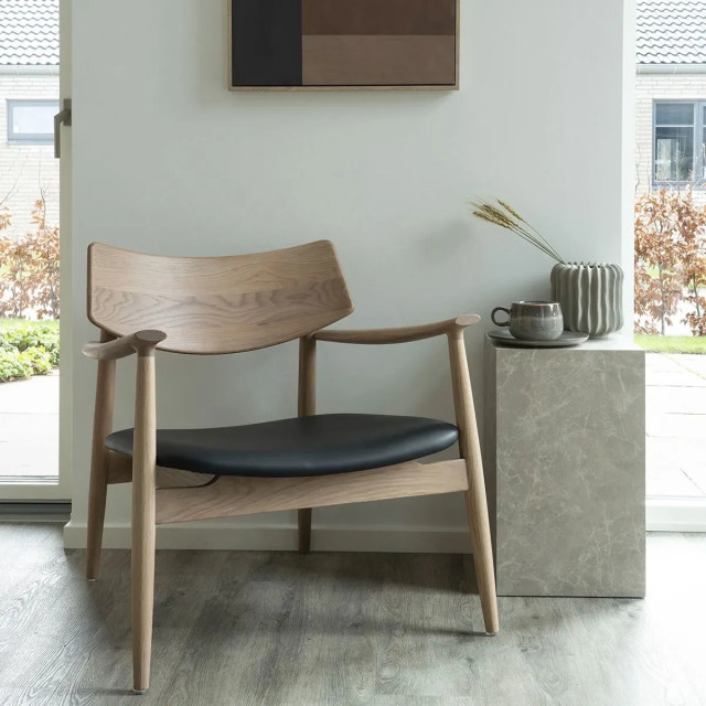 Artichok Oliver houten fauteuil naturel met zwarte kunstleren zitting 2913153 large