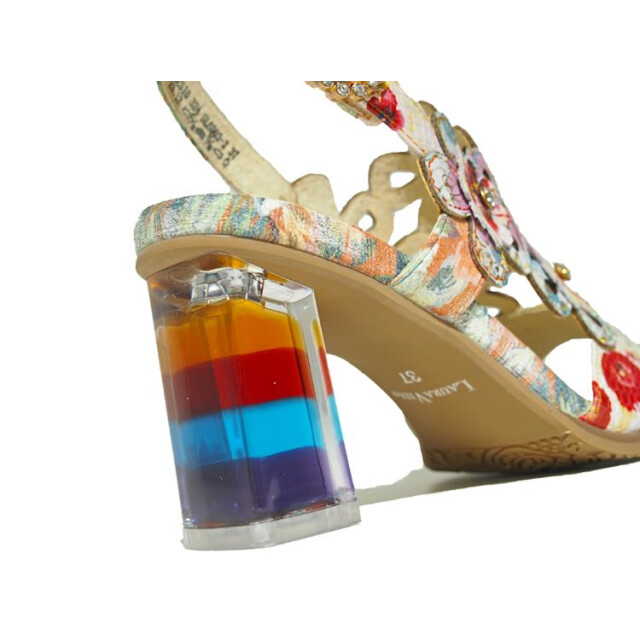 Laura Vita Hacsio 324 Hacsio 324 large Laura Vita Hacsio 324 Hacsio 324 large