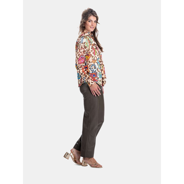 Mucho Gusto Blouse vinci met panterprint en kunstzinnige gedrukte tasjes Blouse Vinci met Panterprint en Kunstzinnige Gedrukte Tasjes large