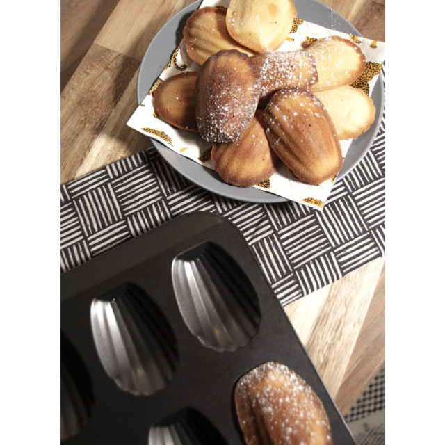 Krumble Schelpjes bakvorm 12 koekjes zwart 1394918 large