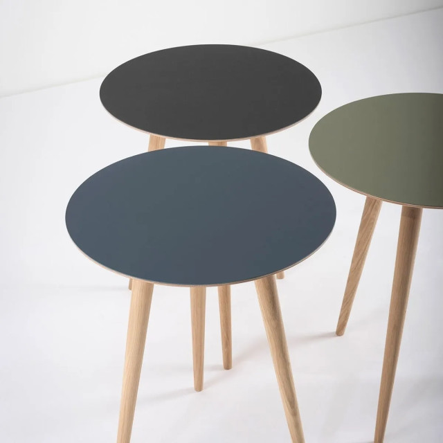 Gazzda Arp side table houten bijzettafel whitewash met linoleum tafelblad nero Ø 45 cm 2027992 large