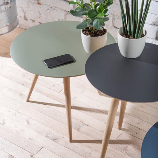 Gazzda Arp side table houten bijzettafel whitewash met linoleum tafelblad nero Ø 45 cm 2027992 large