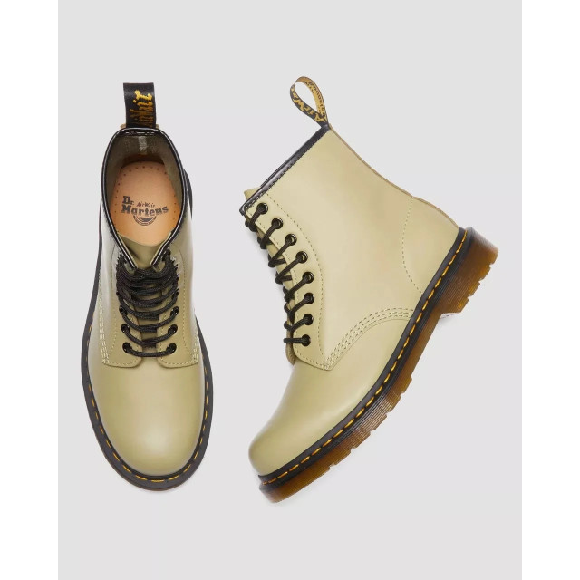 Dr. Martens 1460 smooth pale 30552358 large