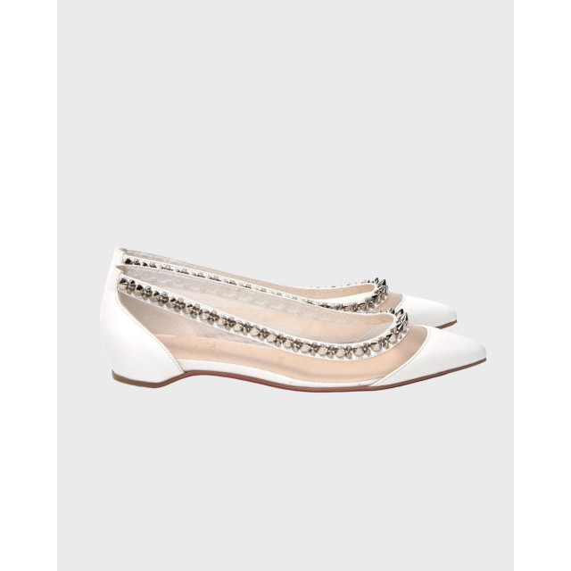 Christian Louboutin Dames schoen met metalen studs Christian Louboutin Wit Dames Schoen Met Metalen Studs large