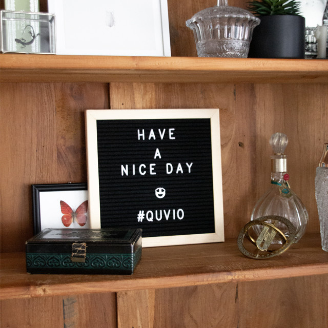 QUVIO Letterbord met houten lijst 1394843 large