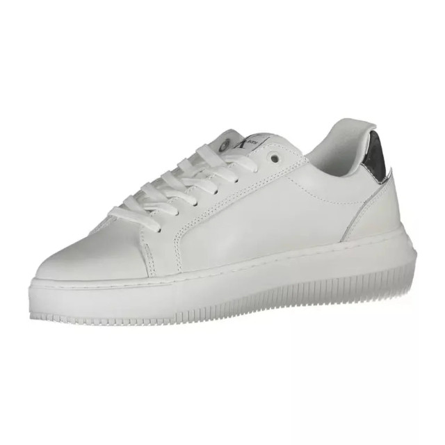 Calvin Klein Zwarte chique sneakers met contrasterende veters Calvin Klein Zwarte Chique Sneakers Met Contrasterende Veters large