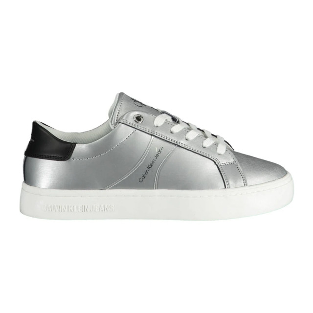 Calvin Klein Elegante sneaker met contrasterende zool Calvin Klein Elegante Zilveren Sneaker Met Contrasterende Zool large