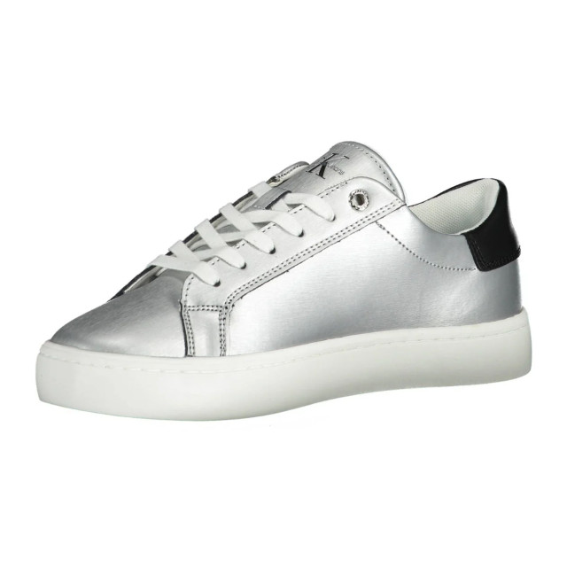 Calvin Klein Elegante sneaker met contrasterende zool Calvin Klein Elegante Zilveren Sneaker Met Contrasterende Zool large