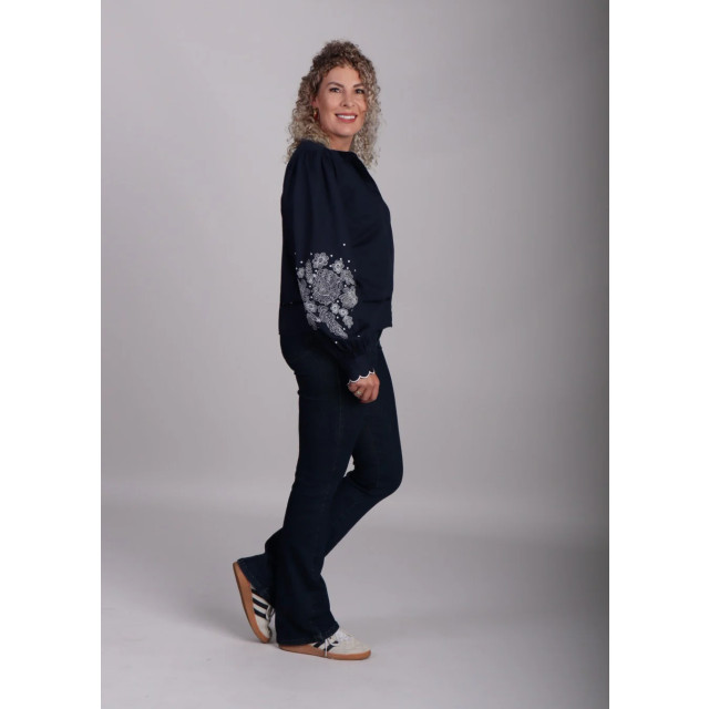 mbyM Donker blouse borduursels pauline Donkerblauwe blouse met bloemenborduursels Pauline  large