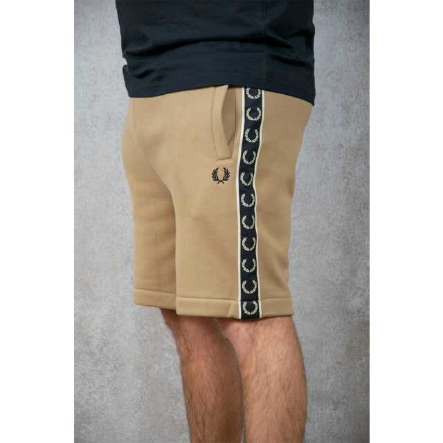 Fred Perry Taped sweat short 155.81.0033 large