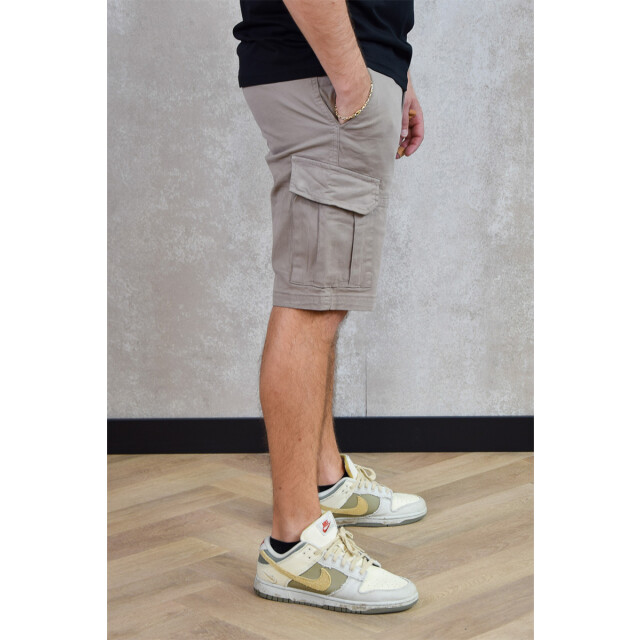 Purewhite Garment dye cargo shorts 158.81.0001 large