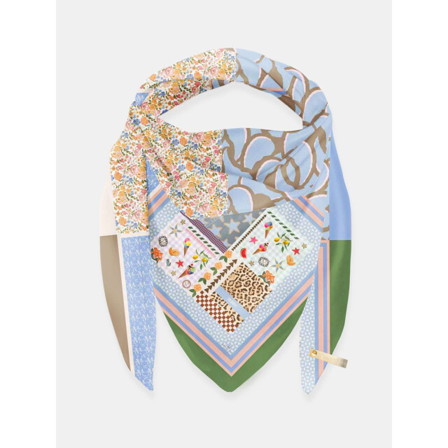 Mucho Gusto ® scarf st. tropez blauw bloem patchwork MUCHO GUSTO® Scarf St. Tropez Blauw Bloem Patchwork large