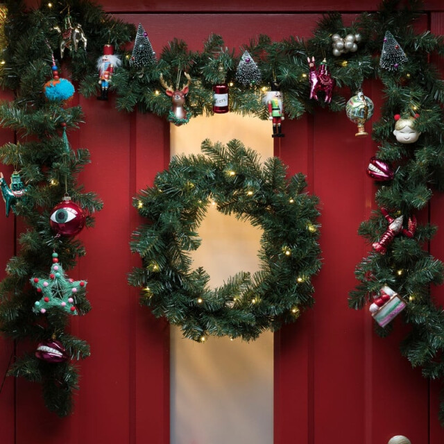 Furnilux Kerstslinger guirlande met verlichting kerstdecoratie voor binnen en buiten 3015004 large