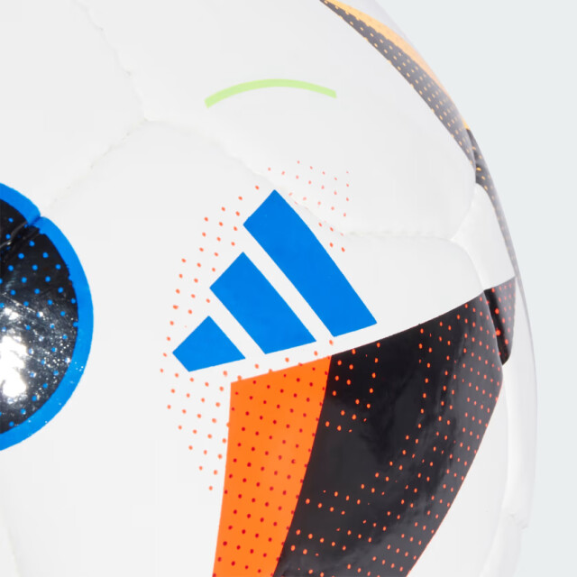 Adidas Voetbal IN9364 large