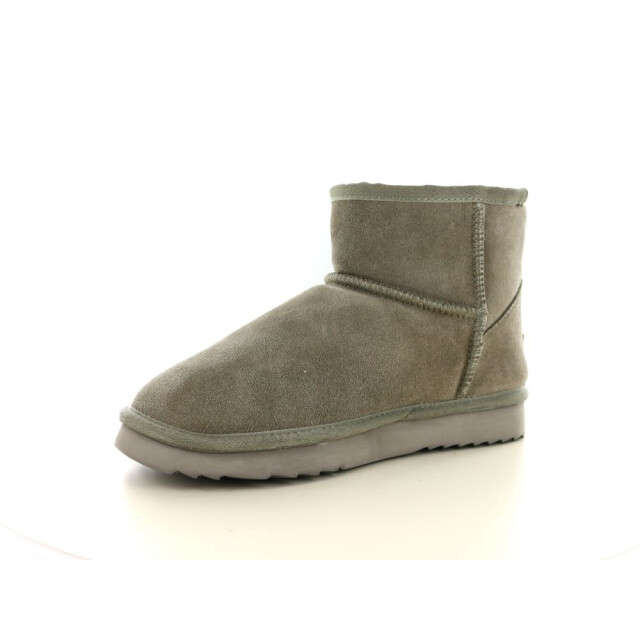 Warmbat Wallaby woman 274.70.034 274.70.034 large