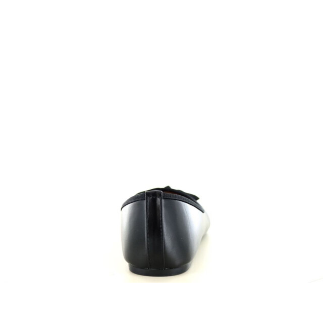Claudia Ghizzani 2bb0382001 220.90.053 220.90.053 large