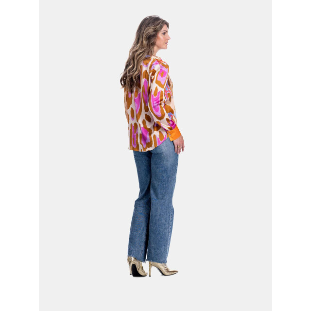 Mucho Gusto Zijden blouse monza levendige oranje en fuchsia luipaardprint met verloop effect Zijden Blouse Monza Levendige Oranje en Fuchsia Luipaardprint met Verloop Effect large