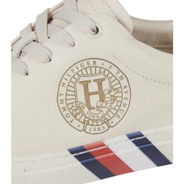 Tommy Hilfiger Sneakers met iconische accenten Tommy Hilfiger Beige Sneakers Met Iconische Accenten large