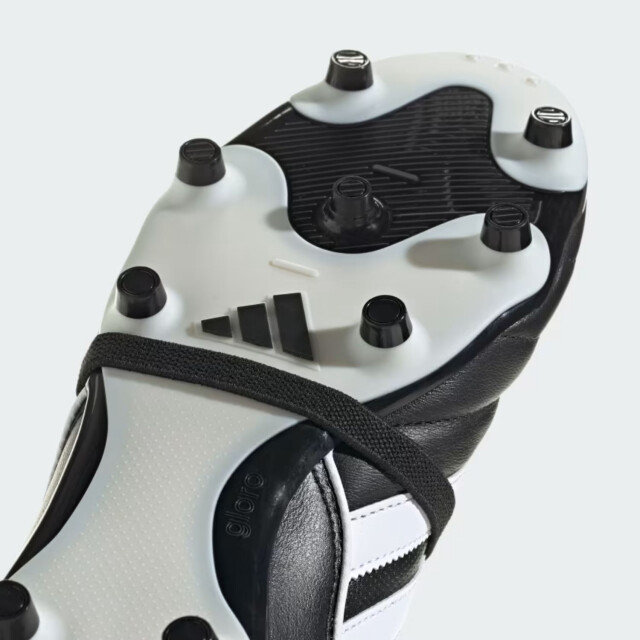 Adidas Voetbalschoenen IG8740 large