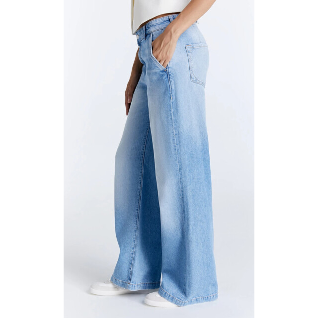 C.O.J. Denim Coj wide leg maxine light blue COJ wide leg maxine light blue large