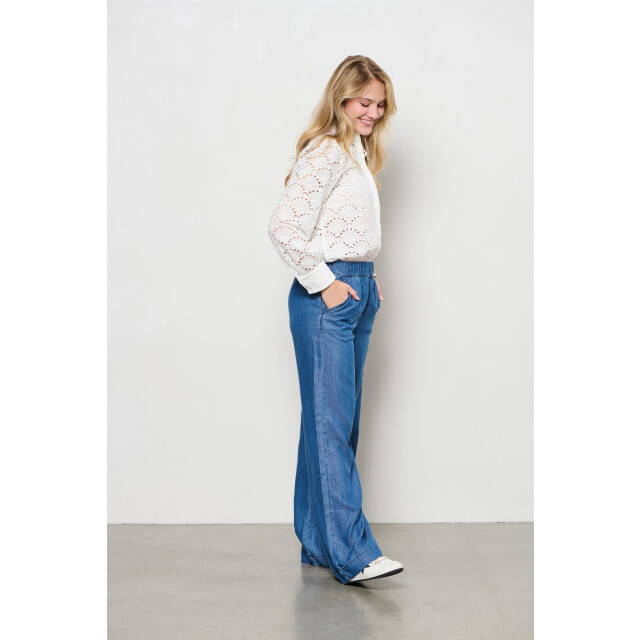 &Co Woman Willy &Co woman willy wit large