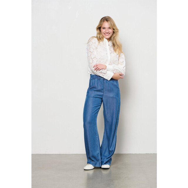 &Co Woman Willy &Co woman willy wit large