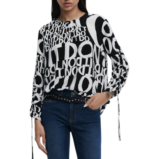 Desigual Blouse met letters en strik Desigual Zwarte Blouse Met Letters En Strik large