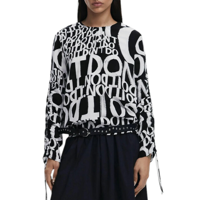 Desigual Blouse met letters en strik Desigual Zwarte Blouse Met Letters En Strik large