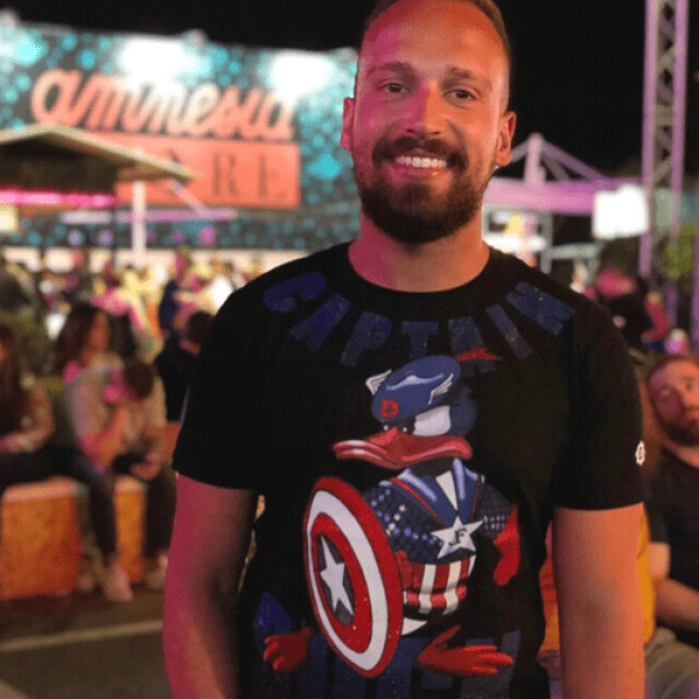 Local Fanatic Captain duck rhinestone t-shirt 6007Z large