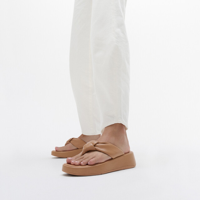 FitFlop F-mode knot soft-leather flatform toe-post sandals IY1 large
