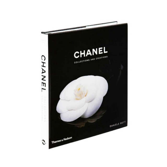 Casa di Elturo Chanel coffee table book 'collections and creations' 2853748 large
