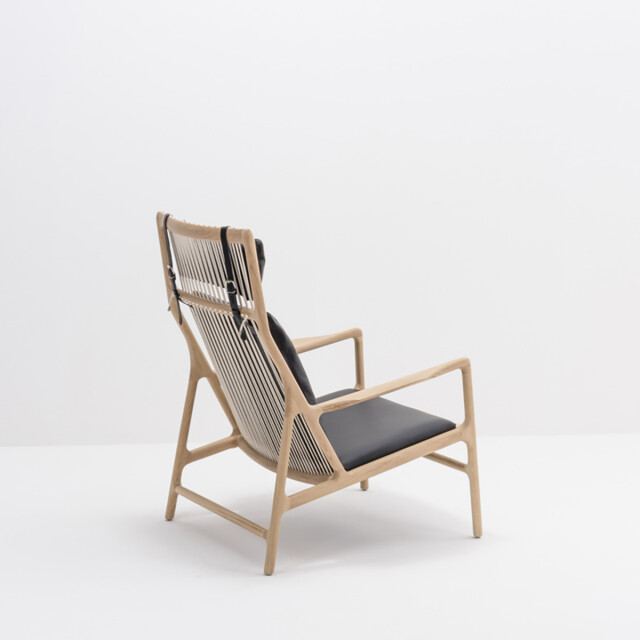 Gazzda Dedo lounge chair whitewash eiken dakar leather black zitting 2333102 large