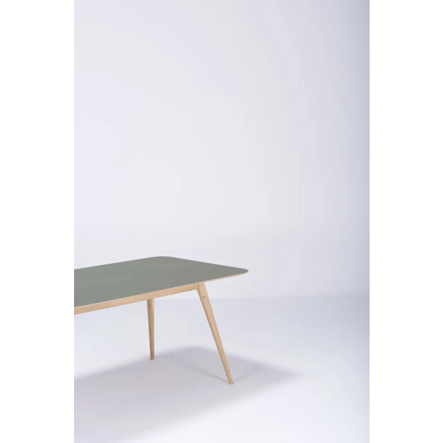 Gazzda Stafa table houten eettafel whitewash met linoleum tafelblad dark olive 220 2333117 large