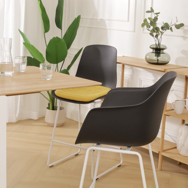 Nolon Nino-liz barkruk met okergeel zitkussen wit onderstel 65 cm 2027427 large