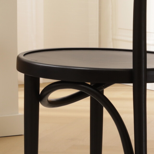 Fameg Vienna thonet no. 18 houten bistrostoel gebeitst 2036817 large