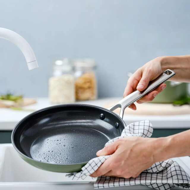 BK Cookware Bk sublime koekenpan olive green- 20 cm CC009071-001 large