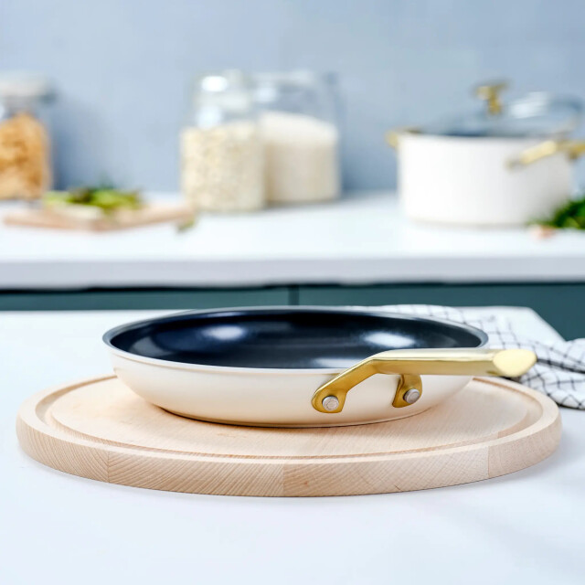 BK Cookware Bk sublime koekenpan crème 20 cm CC009070-001 large