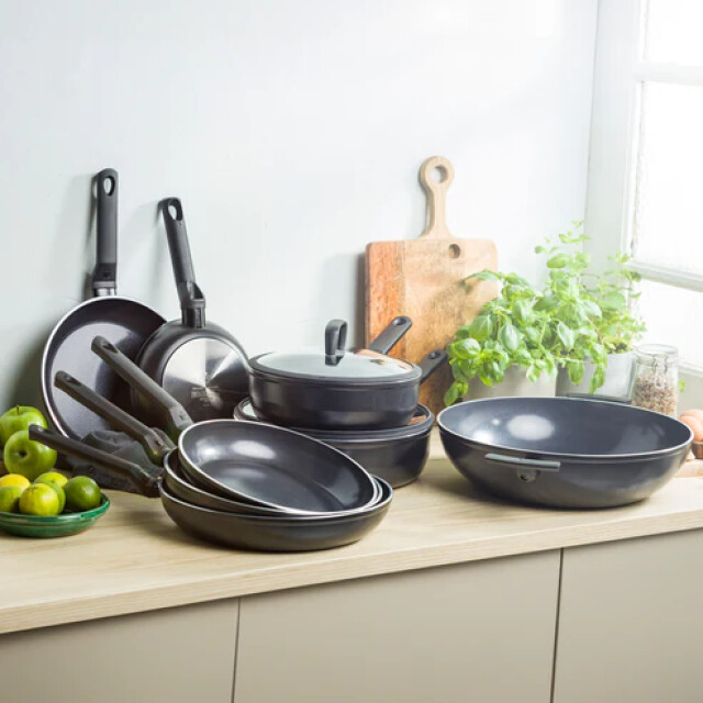 BK Cookware Bk easy induction ceramic koekenpan 20cm CC004371-001 large