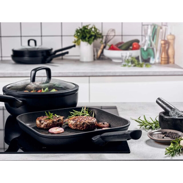 BK Cookware Bk easy induction ceramic hapjespan met deksel 24cm 8718311318517 large