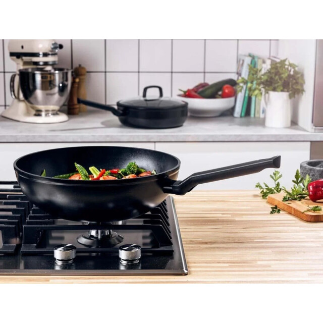 BK Cookware Bk easy induction ceramic wok 30cm CC004376-001 large