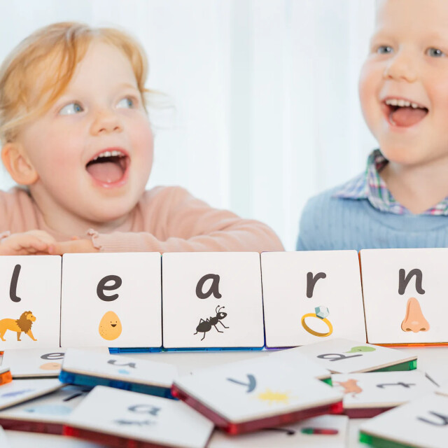 Learn and Grow Toys Learn and grow magnetische toppers letters 40 delig MTT-40PC-ALLC large