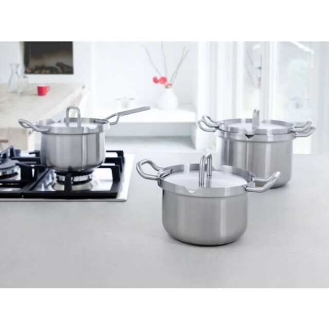 BK Cookware Bk q-linair master kookpan 18 cm rvs met deksel B9790.318 large