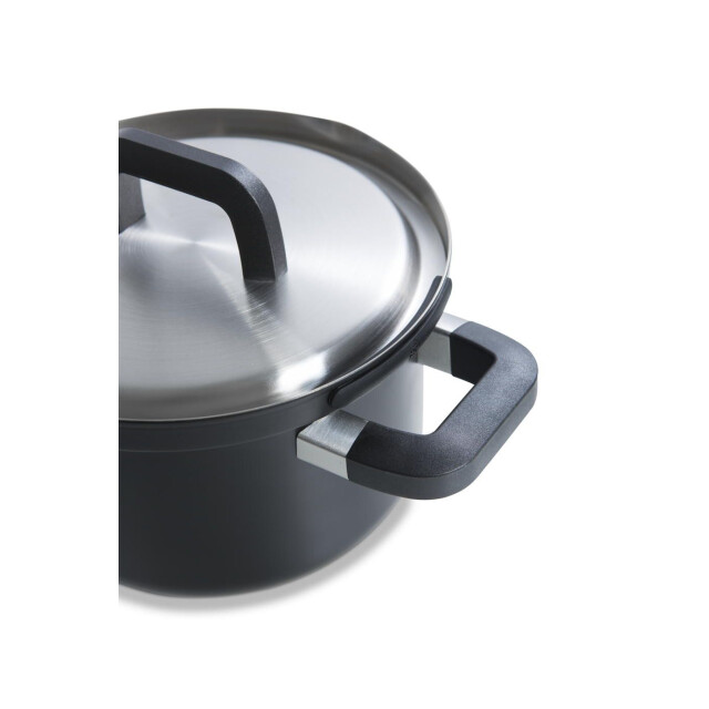 BK Cookware Bk flow cool black soeppan- 24 cm rvs veilig afgietsysteem B2478.324 large